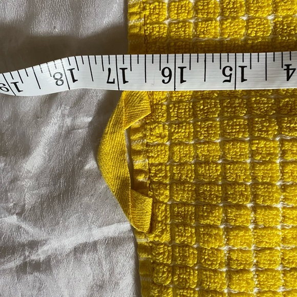 Fecido classic kitchen towels with hanging loops. Dark yellow checks. - Picture 4 of 5